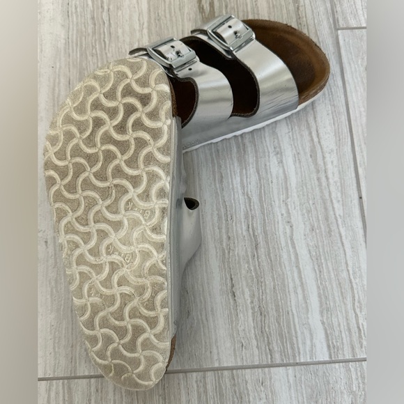 Birkenstock Metallic Silver Buckle Sandals - Picture 3 of 4